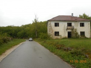 Парохијски дом-некадашња основна школа у Косињ-Мосту